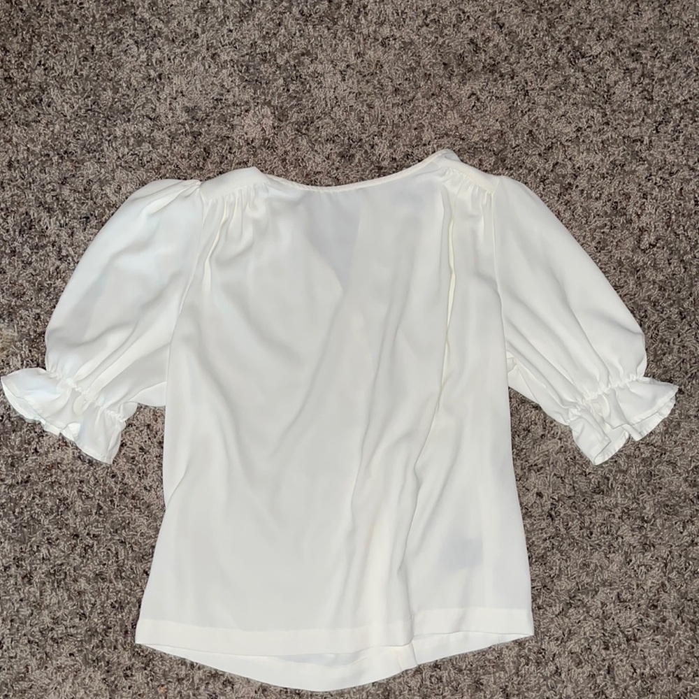 WHITE PUFFY SLEEVE BLOUSE